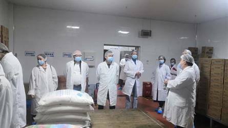 家校携手护航 共助学生成长